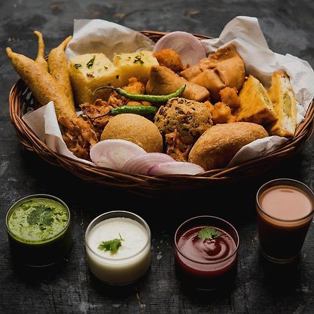 מלון Bijnaur Oyo Flagship Krishna Regency Near Chaudhary Charan Singh International Airport מראה חיצוני תמונה